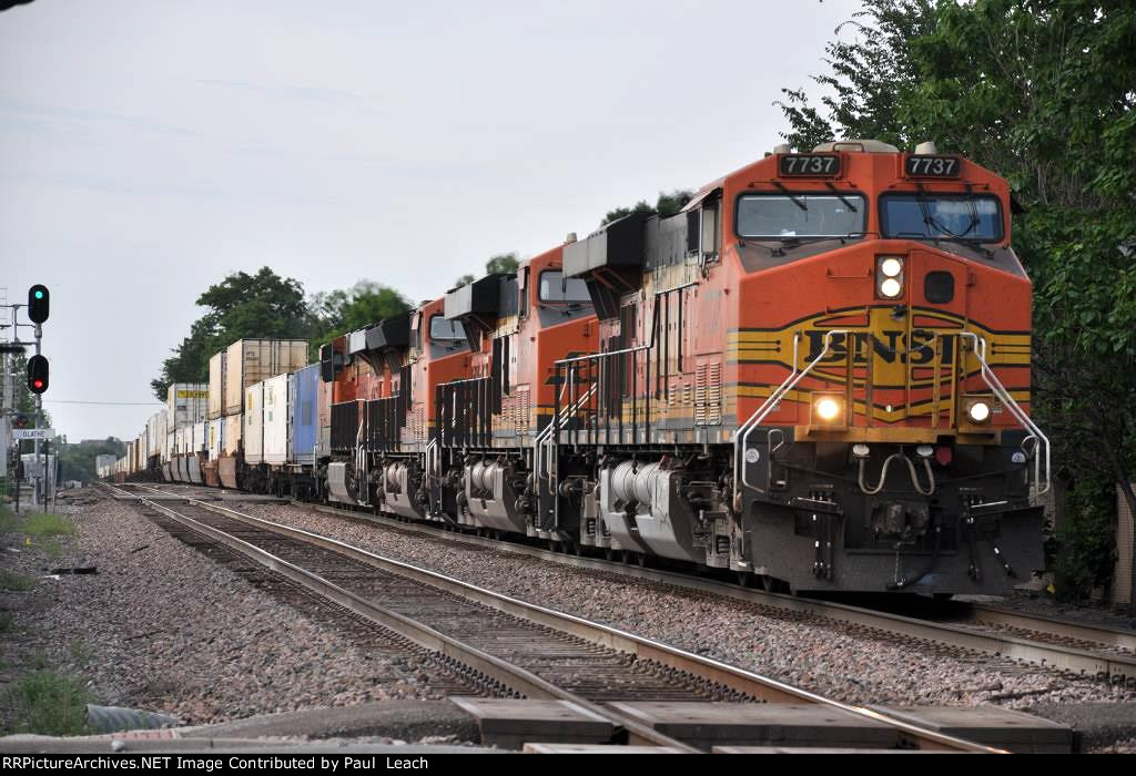 Intermodal cruises east